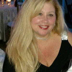 Meet your Posher, Cecelia